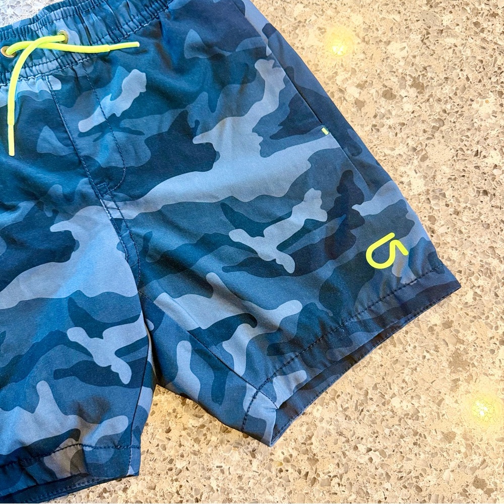 Gap Blue Camouflage Hybrid Sports Short- YXS - Picture 5 of 8